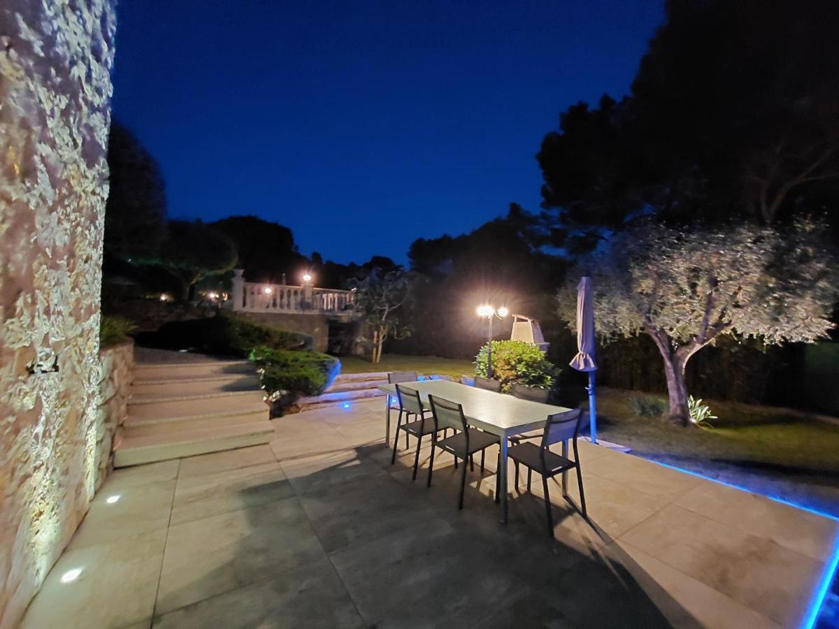 Gite Les Pins Climatise Piscine Chauffee Jardin Peymeinade Esterno foto