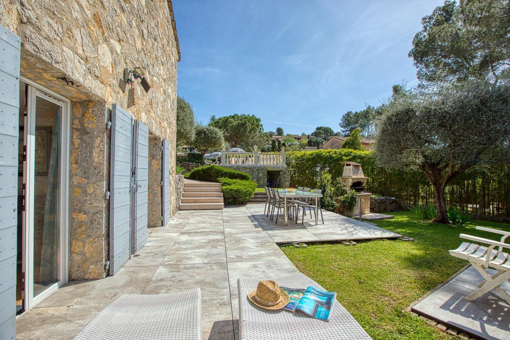 Gite Les Pins Climatise Piscine Chauffee Jardin Peymeinade Esterno foto