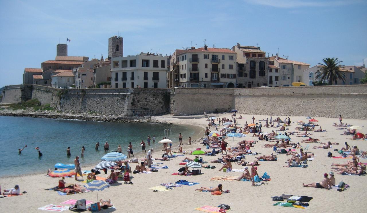 Gite Les Pins Climatise Piscine Chauffee Jardin Peymeinade Esterno foto